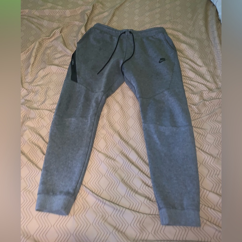Nike Tech Fleece Pants “Grey”